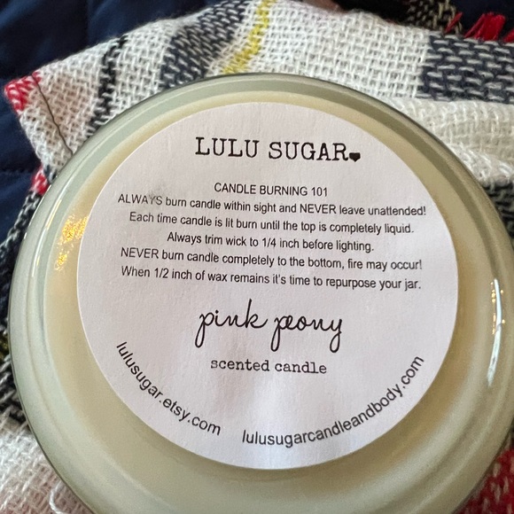 LULU SUGAR 100% Soy Candle. Pink pony and cactus flower - Picture 2 of 7